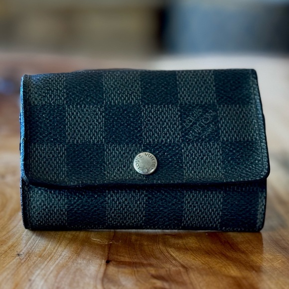 Louis Vuitton Other - Louis Vuitton
Damier Graphite 6 Ring Key Holder